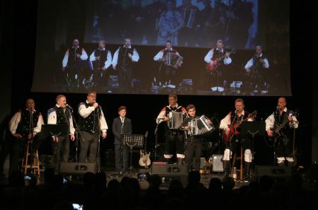 KONCERT ANSAMBLA JELEN 29 FOTO LJUBO VUKELIČ